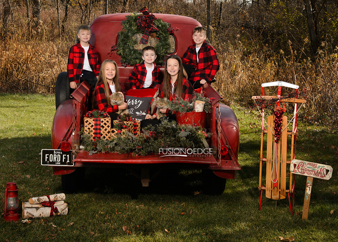 Vintage Red Truck Holiday Session  | Cushman_051V2.jpg